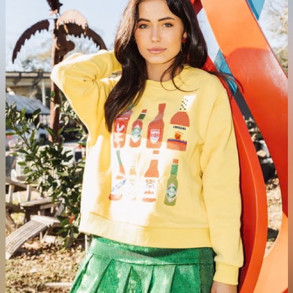 QUEEN OF SPARKLES queen of hot sauce sweatshirt.              21 - Picture 3 of 11